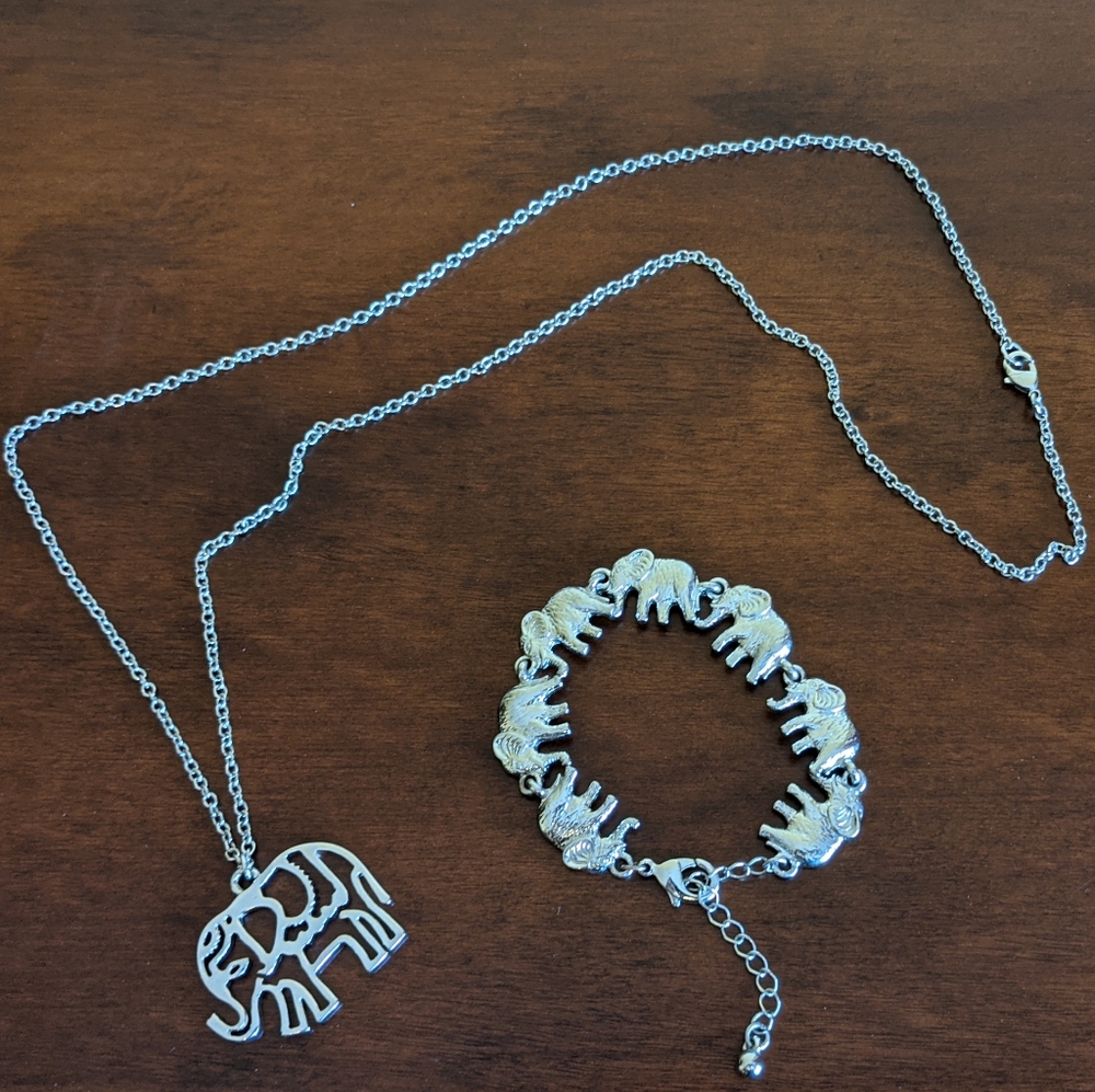 Elephant Necklace and Bracelet Set in Silver Tone